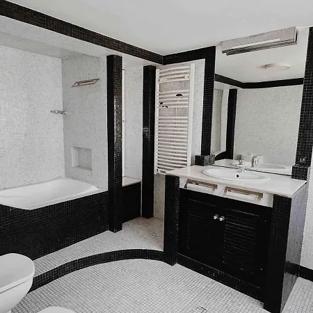 Saldanha L Premium Climate Comfort In Vibrant Saldanha Near Eduardo Vii Park Pensjonat 3*